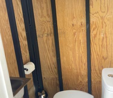 Greenacres House | “2-Bed- 1.5 Bath with outdoor bar