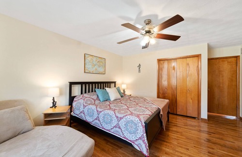 Fulton House | 2 Bed/1Bath On State Road Z, 5 mins to Fulton!