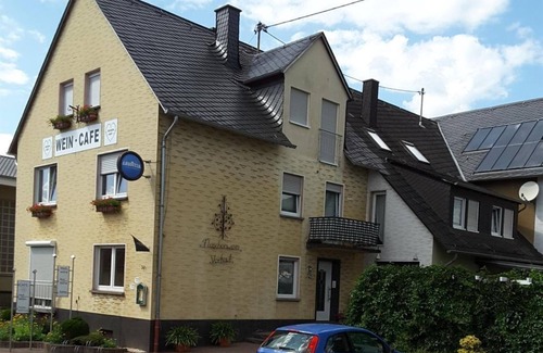 Kluesserath Apartment | 2-bed apartment Bruderschaft - Ferienweingut Degenhof