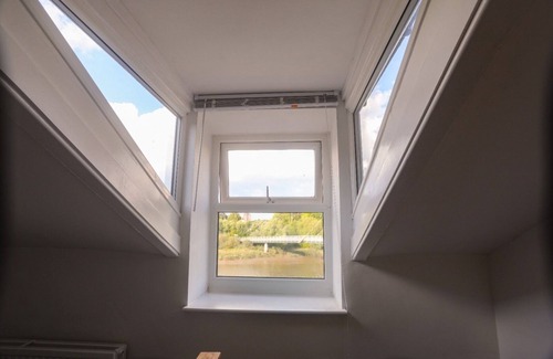 Lancaster House | 2-bed Apartment, Sleeps 6, 8-min Walk to Centre