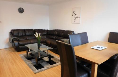 Paisley Apartment | 2 bed Apt on Quiet Cul-de-Sac, Fab Location