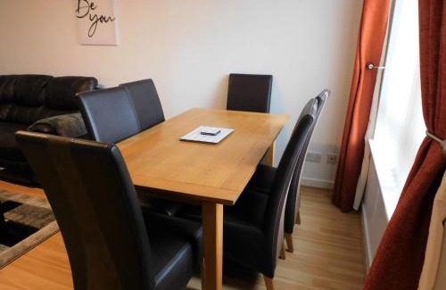 Paisley Apartment | 2 bed Apt on Quiet Cul-de-Sac, Fab Location