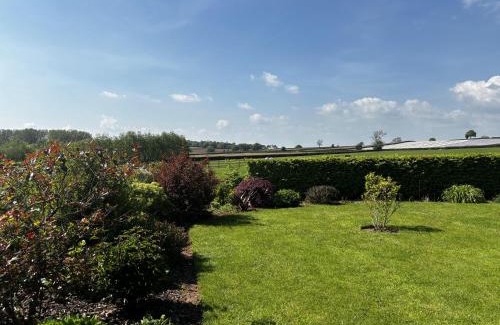 Cullompton Ski Chalet | 2 Bed Chalet on working farm