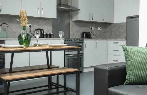 Bradford Apartment | 2 Bed - City Centre Flat - Bradford - Ideal for Relocation, Family Getaway or Working Professionals