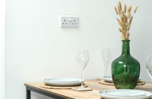 Bradford Apartment | 2 Bed - City Centre Flat - Bradford - Ideal for Relocation, Family Getaway or Working Professionals