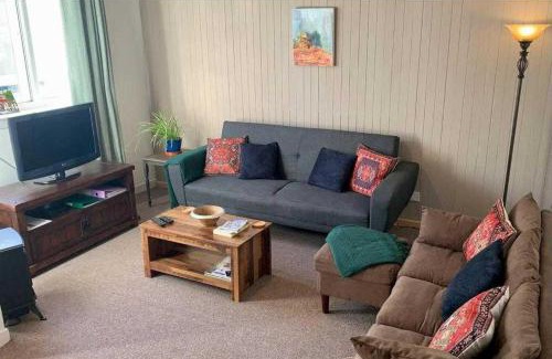 Kilmun House | 2 Bed Cottage Sleeps 2 - Parking Pet Friendly