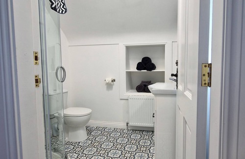 Tyrone Cottage | 2 Bed Cottage-sleeps 4-private Garden-parking