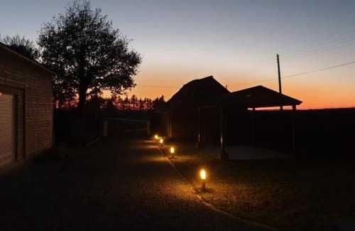 Plemet House | 2 Bed Cottage Sleeps 4 with Pool and Pet Friendly