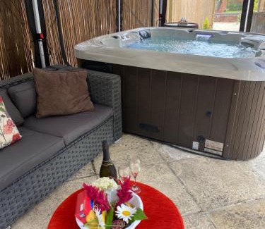 Wimborne Saint Giles House | 2 Bed Countryside Retreat in Dorset Includes a private Hot Tub and cosy wood burner