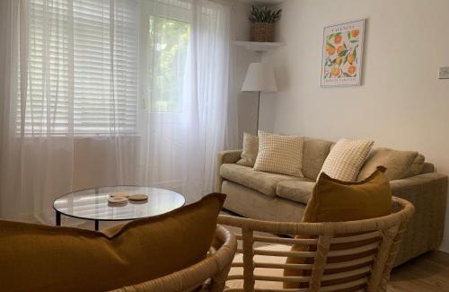 Stroud Green Apartment | 2 Bed Ground Floor, Boho Chic Garden Flat with Parking