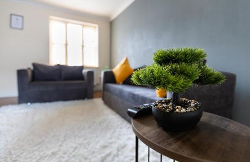 South Bermondsey Apartment | 2-Bed Home London - Long Stays