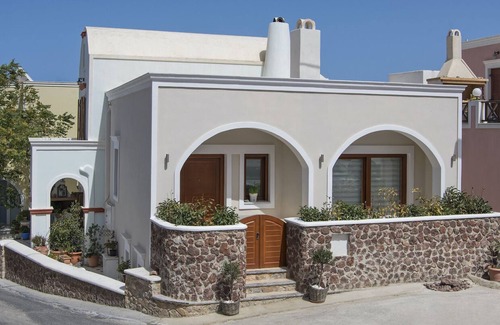 Fira House | 2 Bed House - Sleeps 5 - Pets - Parking - Wifi