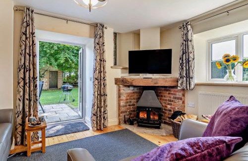 Maiden Newton House | 2 Bed in Abbotsbury 92416