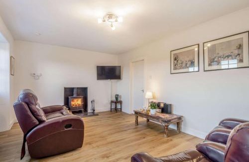 Ayr House | 2 Bed in Ayr 90039