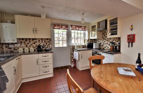 Eyam House | 2 Bed in Eyam PK812