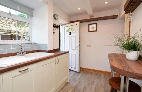 Hayfield House | 2 Bed in Hayfield 57871