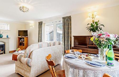 East Dereham House | 2 Bed in Mattishall 57133
