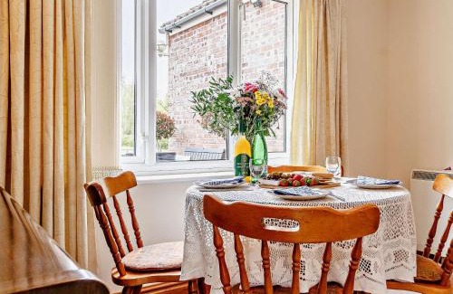 East Dereham House | 2 Bed in Mattishall 57133