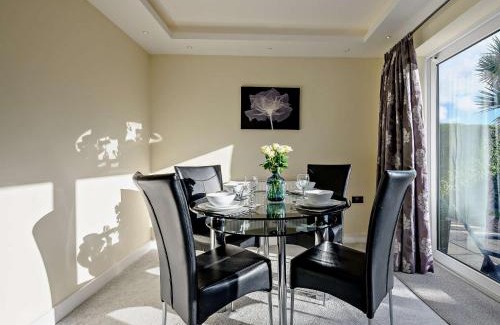 Mudeford House | 2 Bed in Mudeford 93458