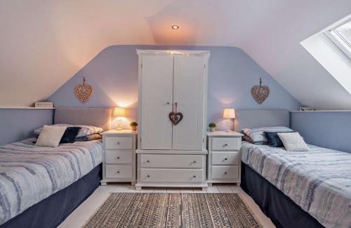 Llanstadwell House | 2 Bed in Neyland 43430