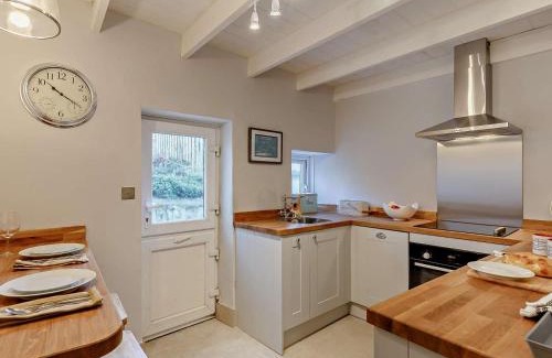 Polruan House | 2 Bed in Polruan 91015