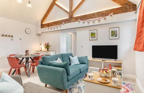 Ellastone House | 2 Bed in Prestwood oc-q33072