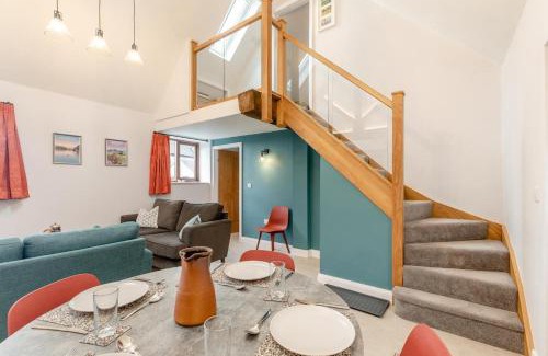 Ellastone House | 2 Bed in Prestwood oc-q33072