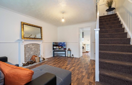 Birmingham House | 2 Bed-sleeps 4-private Garden- Free Parking