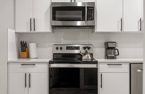 Calgary Apartment | 2 Bedrom 3 Beds Suite