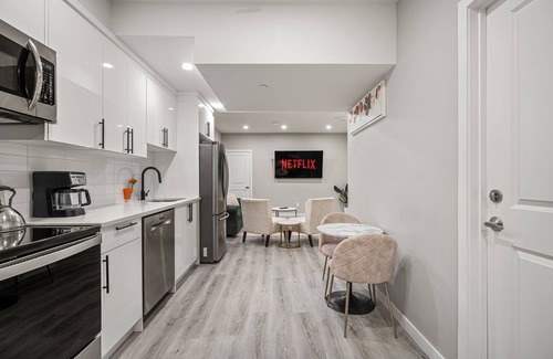 Calgary Apartment | 2 Bedrom 3 Beds Suite