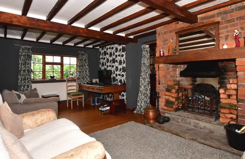 Westmarsh Cottage | 2 bedroom accommodation in Plucks Gutter, near Canterbury