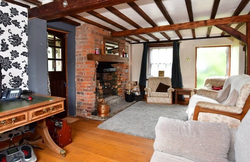 Westmarsh Cottage | 2 bedroom accommodation in Plucks Gutter, near Canterbury