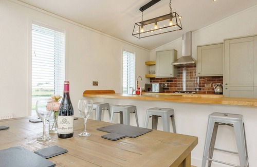 Ellesmere Ski Chalet | 2 bedroom accommodation in Tetchill