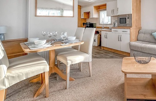 Ningwood House | 2 bedroom accommodation in Newbridge, Nr Yarmouth