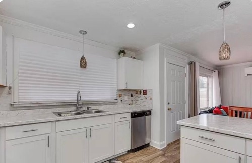 Forest City House | 2-bedroom And 2 Bath house with WiFi, AC in delightful Forest City