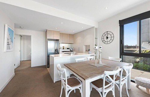 Cremorne Apartment | 2 Bedroom Apartment CLOSE to the MCG!