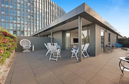 Cremorne Apartment | 2 Bedroom Apartment CLOSE to the MCG!