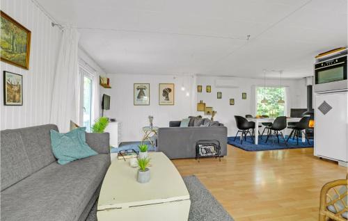 Ertebølle House | 2 Bedroom Awesome Home In Farsø