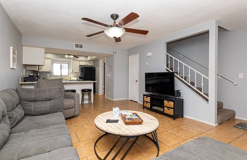 Bullhead City Condo | 2-bedroom condo just 17 minutes from Harrah's Laughlin Casino