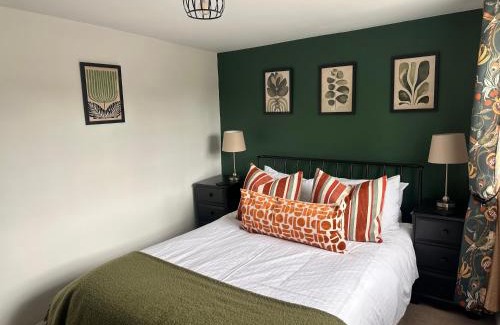 Debenham House | 2 Bedroom Cottage in Debenham - The Old Toll House