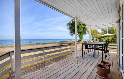 Grønninghoved Strand House | 2 Bedroom Cozy Home In Sjølund
