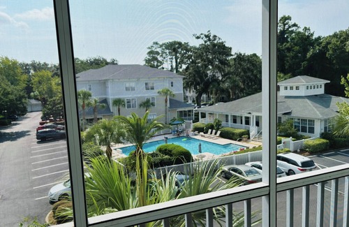 Saint Simons Heights Condo | 2-bedroom Happy and Cozy condo in lovely St. Simons Island with AC, Wi-Fi