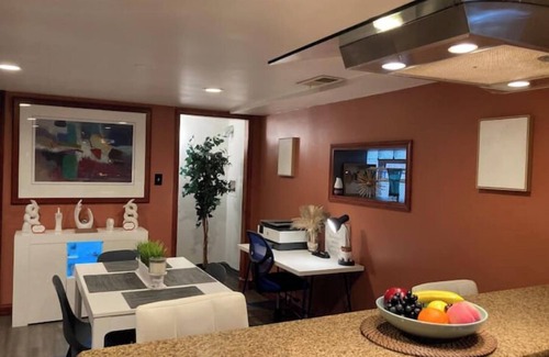 Bellwood Condo | 2-bedroom haven near Ohare with Wi-Fi, AC in fabulous Bellwood