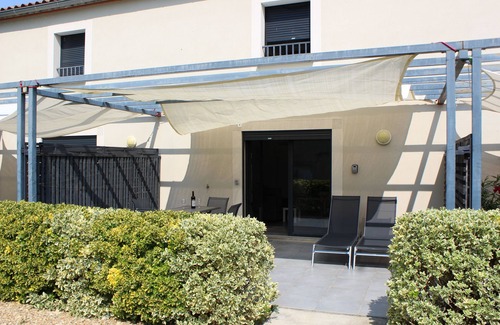 Olonzac House | 2 bedroom home with pool in great location in lovely market town in wine region.