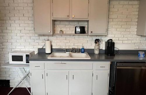 Quincy Apartment | 2-Bedroom Quincy Apt. with private parking & Wifi