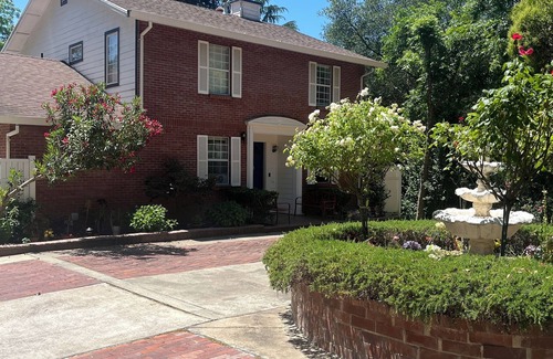 Fair Oaks Apartment | 2-bedroom semiprivate upstairs kitchenette apartment.