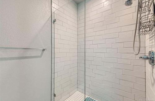 West Colfax Apartment | 2 bedroom townhome with rooftop patio & scenic views