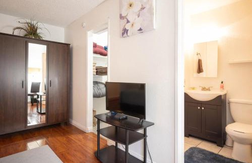 Paradise Apartment | 2 bedroom UNLV, Thomas Mack
