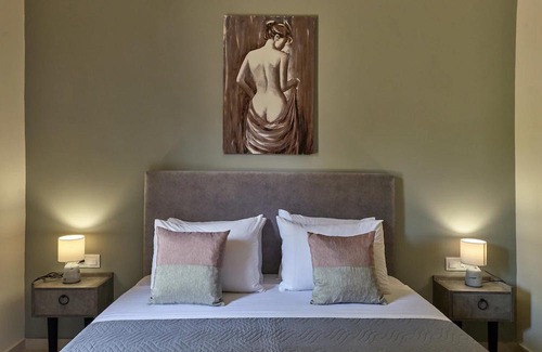 Melidoni Villa | 2 bedroom Villa with heated swimming pool-Spa whirlpool-BBQ!
