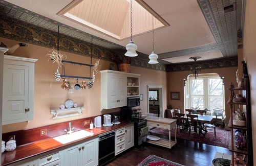 Greenside Park Apartment | 2 bedroom Waterfront Victorian Apartment